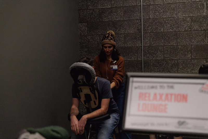 Cast & Crew Sports and Live Entertainment Calm Lounge_2